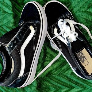 I got my Vans on but they look like sneakers!!!!